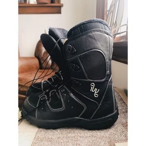 Still Available! ❄️ Salomon Ivy Snowboard Boots